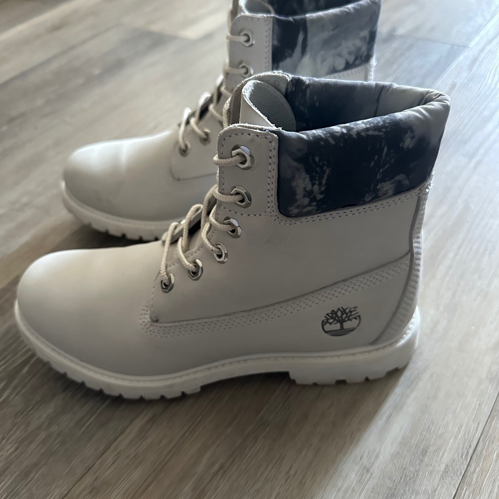Timberland Women’s Leather Ankle Combat & Lace-up Boots, white